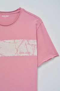 T-SHIRT COM ESTAMPADO