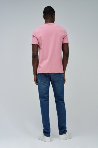 T-SHIRT COM ESTAMPADO