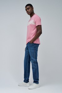 T-SHIRT COM ESTAMPADO