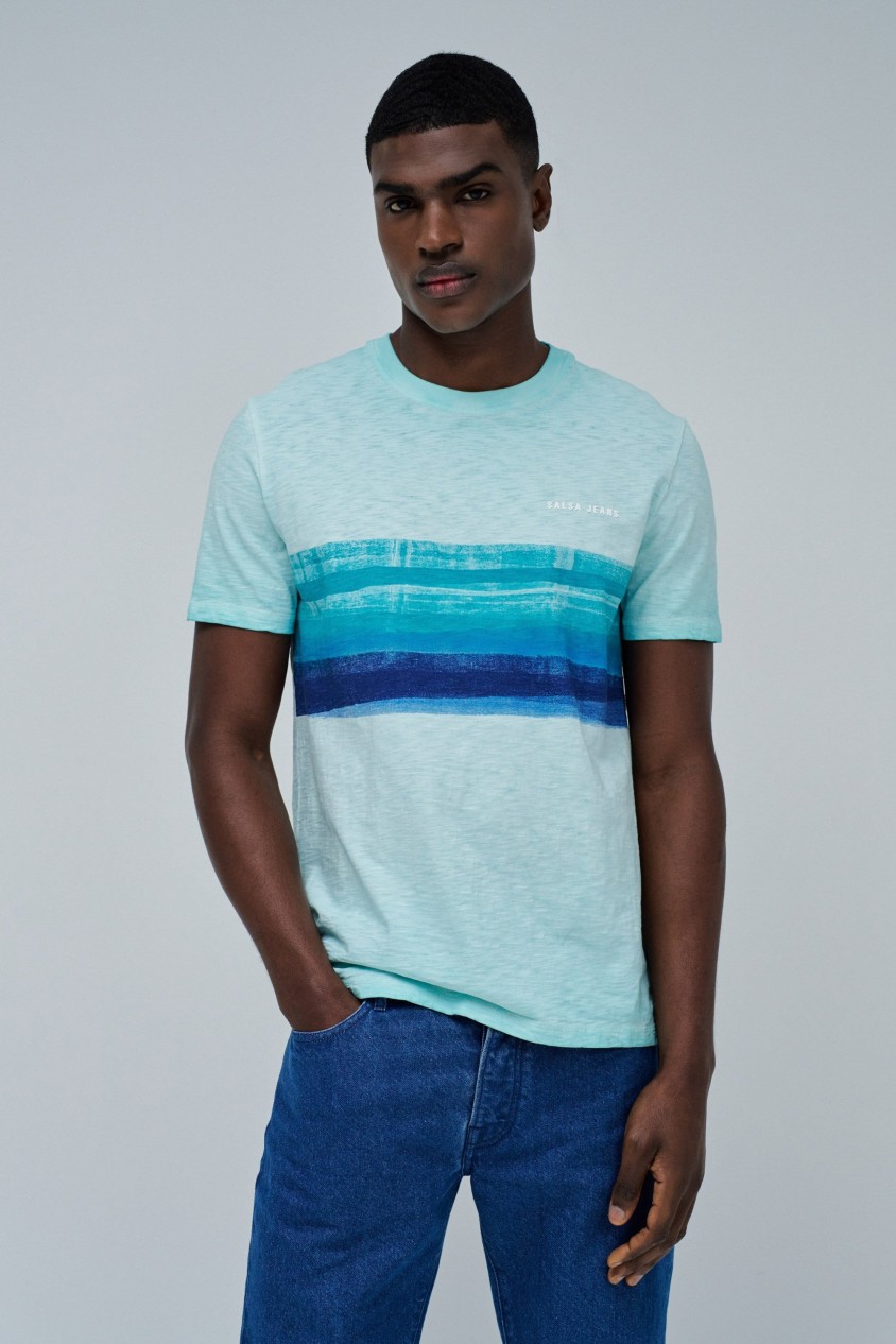 T-SHIRT COM ESTAMPADO