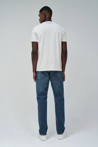 T-SHIRT AVEC LOGO