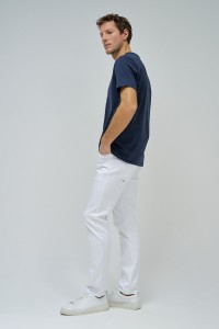 CAMISETA CON BRANDING