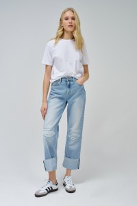 TRUE STRAIGHT MIT RISSEN JEANS