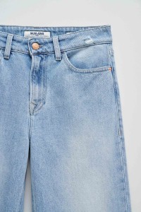 TRUE STRAIGHT MIT RISSEN JEANS