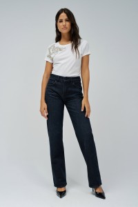 T-SHIRT COM APLIQUES BRILHANTES