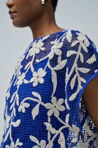 CAMISETA CON EFECTO CROCHET FLORAL