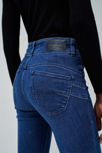 JEANS SECRET PUSH IN SKINNY WITH DETAILS