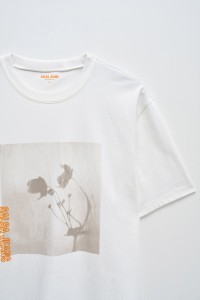 T-SHIRT MIT DRUCK