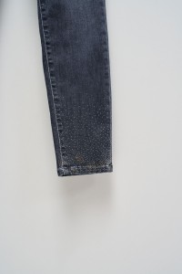 SECRET PUSH IN CROPPED SKINNY JEANS