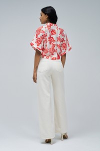 BLUSE MIT SCHLEIFE AM SAUM
