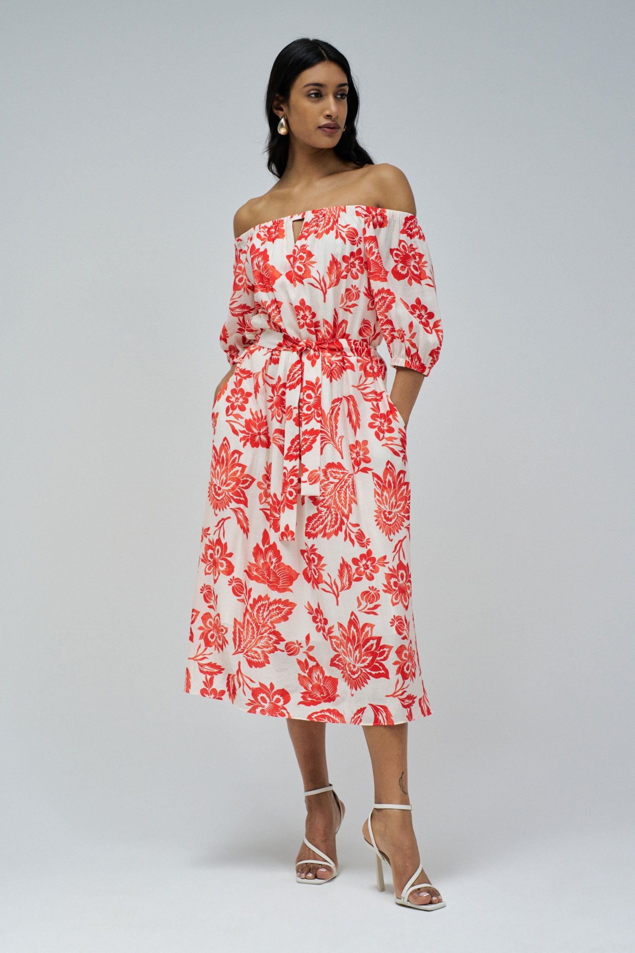 VESTIDO CON ESTAMPADO FLORAL