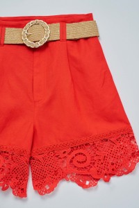 PANTALONES CORTOS DE LINO CON ENCAJE
