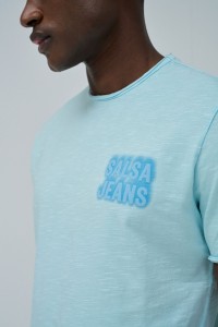 T-SHIRT COM BRANDING