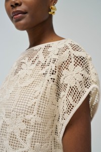 T-SHIRT AVEC EFFET CROCHET FLORAL