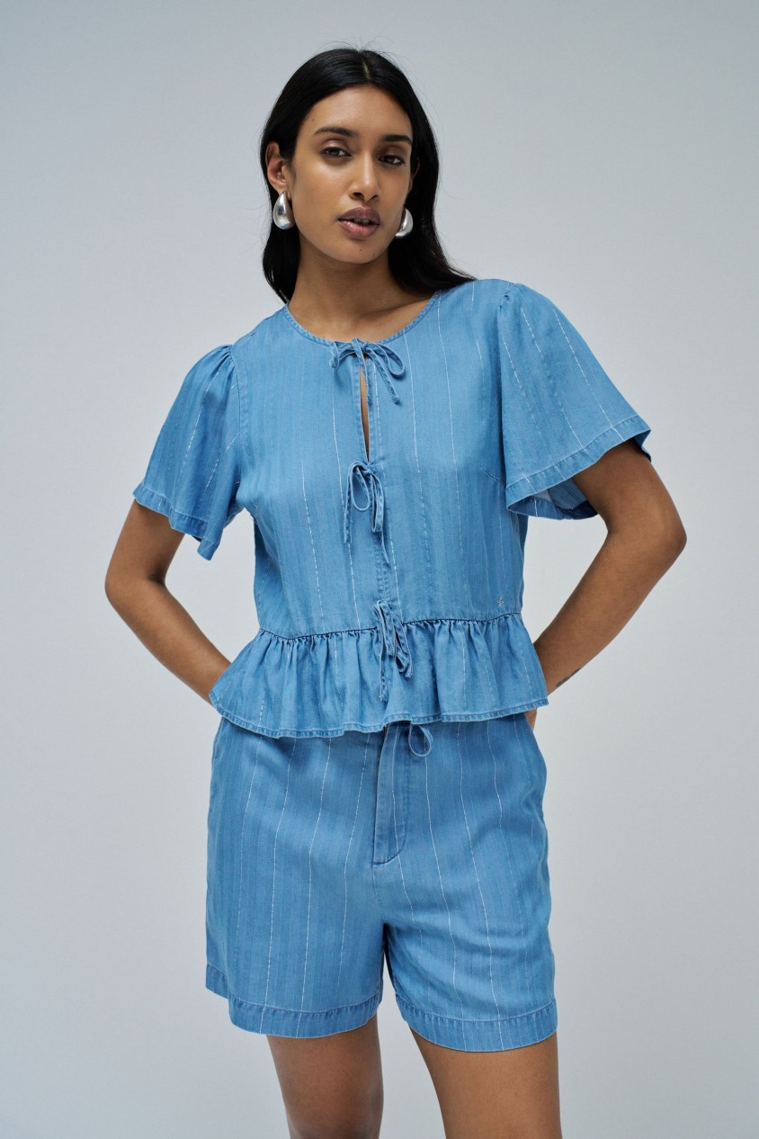LIGHTDENIM BLOUSE WITH FRILLS
