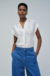 TOP WITH FLORAL EMBROIDERY