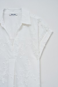 TOP WITH FLORAL EMBROIDERY