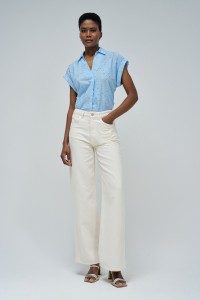 HAUT AVEC BRODERIE FLORALE