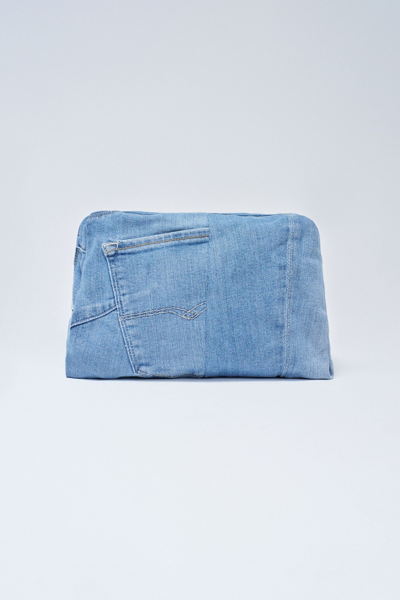 INFINITY TOILETRY BAG LIGHT BLUE