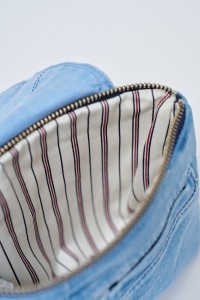 INFINITY TOILETRY BAG LIGHT BLUE WITH FLAP