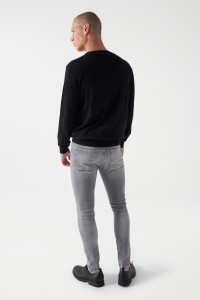 PULL EN MAILLE ET CACHEMIRE