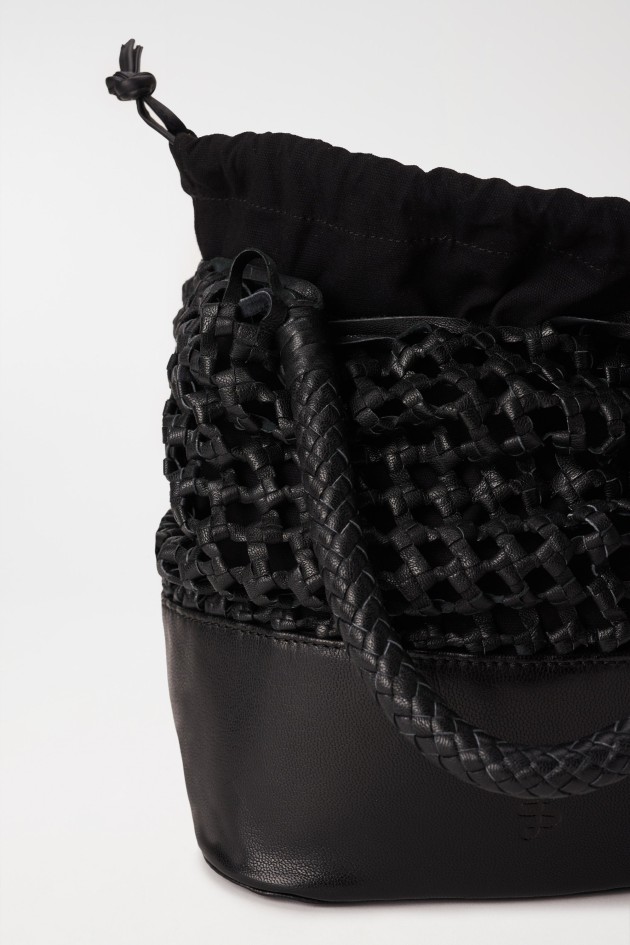 LEDERHANDTASCHE IN FLECHTOPTIK