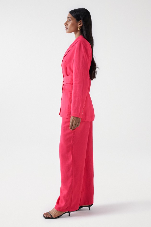 SATIN-BLAZER MIT GÜRTEL