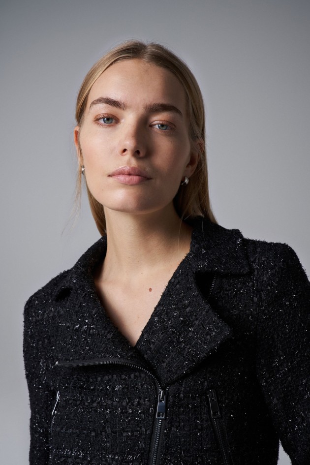 BLUSÃO CURTO EM TWEED