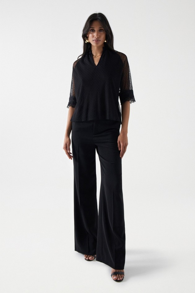 BLOUSE EN DENTELLE � POIS