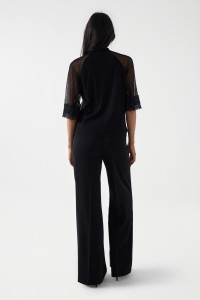BLOUSE EN DENTELLE � POIS