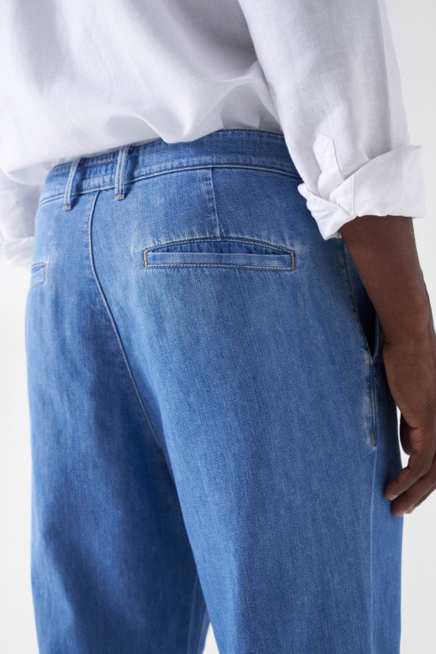 CALÇAS TAPERED EM LIGHTDENIM