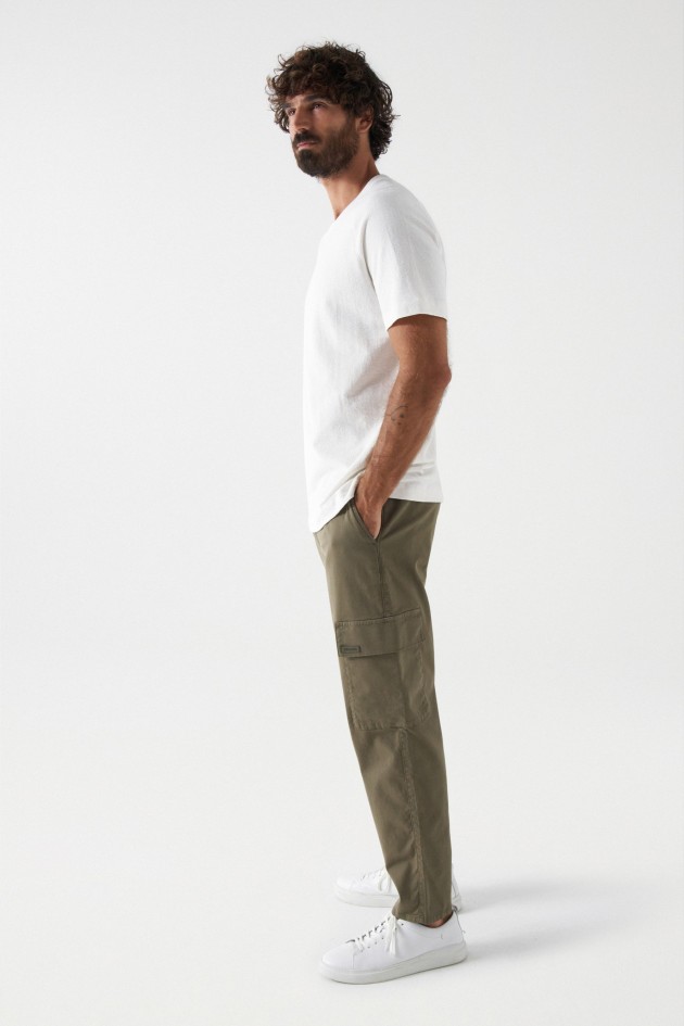 T-SHIRT TEXTURÉ AVEC LOGO