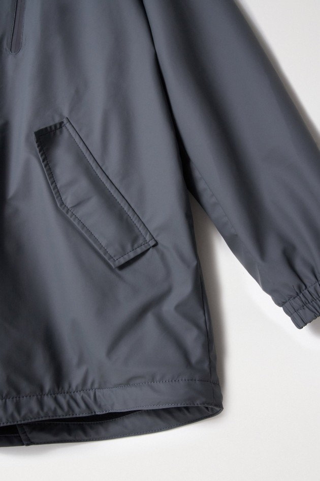 PARKA COM CAPUZ IMPERMEÁVEL