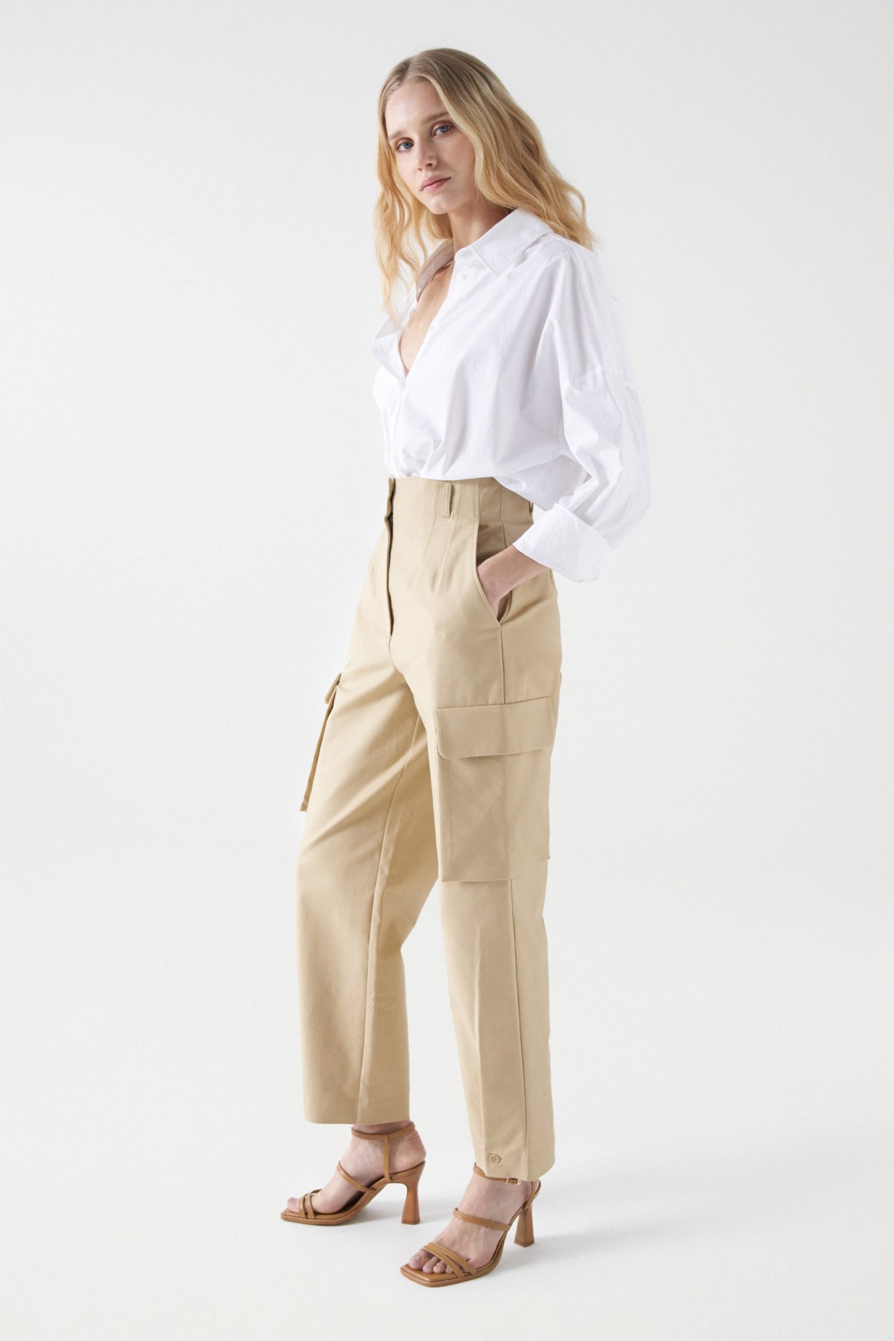 CALAS CARGO DE CINTURA SUBIDA