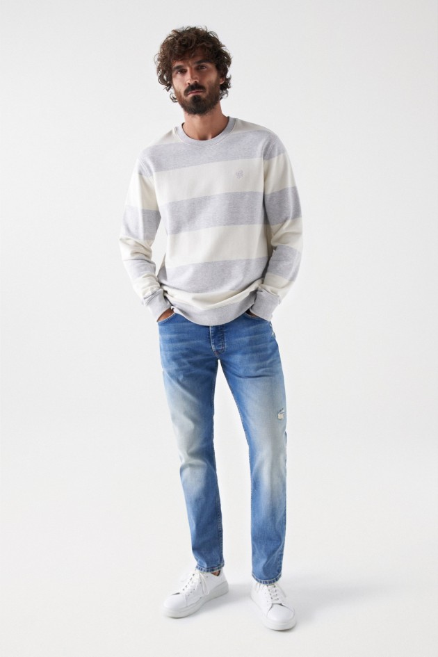 JEANS REGULAR COM ROTOS