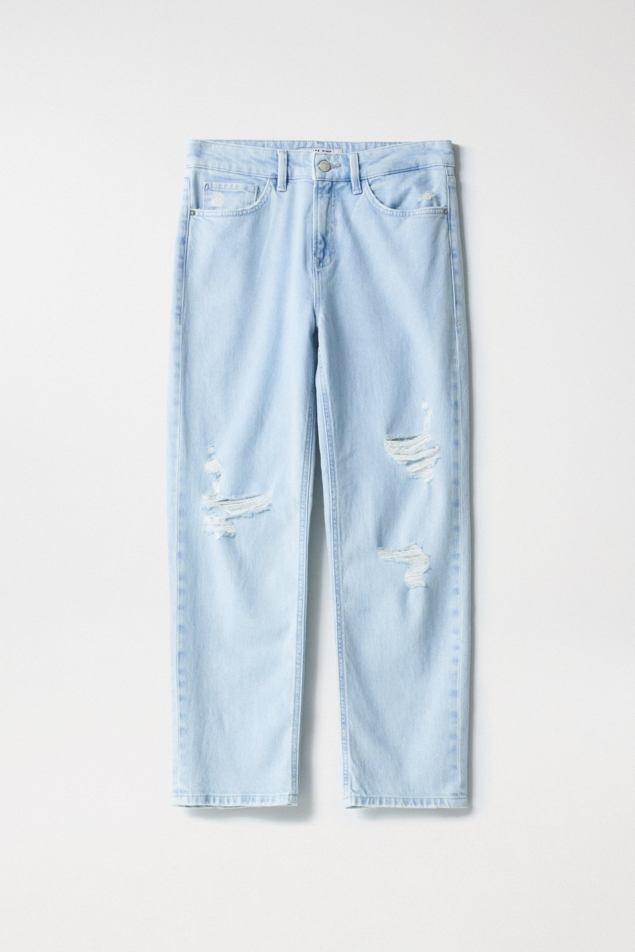 TRUE LIGHT WASH JEANS WITH RIPS