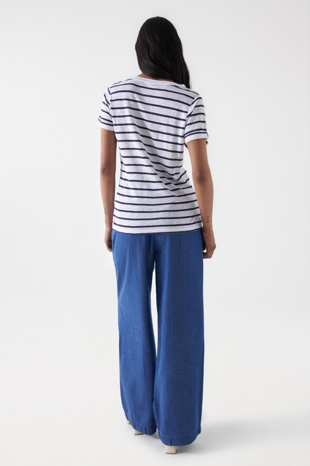 T-SHIRT EN LIN À RAYURES AVEC EFFET BRILLANT ET FRANGES