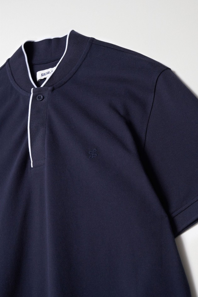 POLO AVEC COULEUR CONTRASTANTE À LENCOLURE