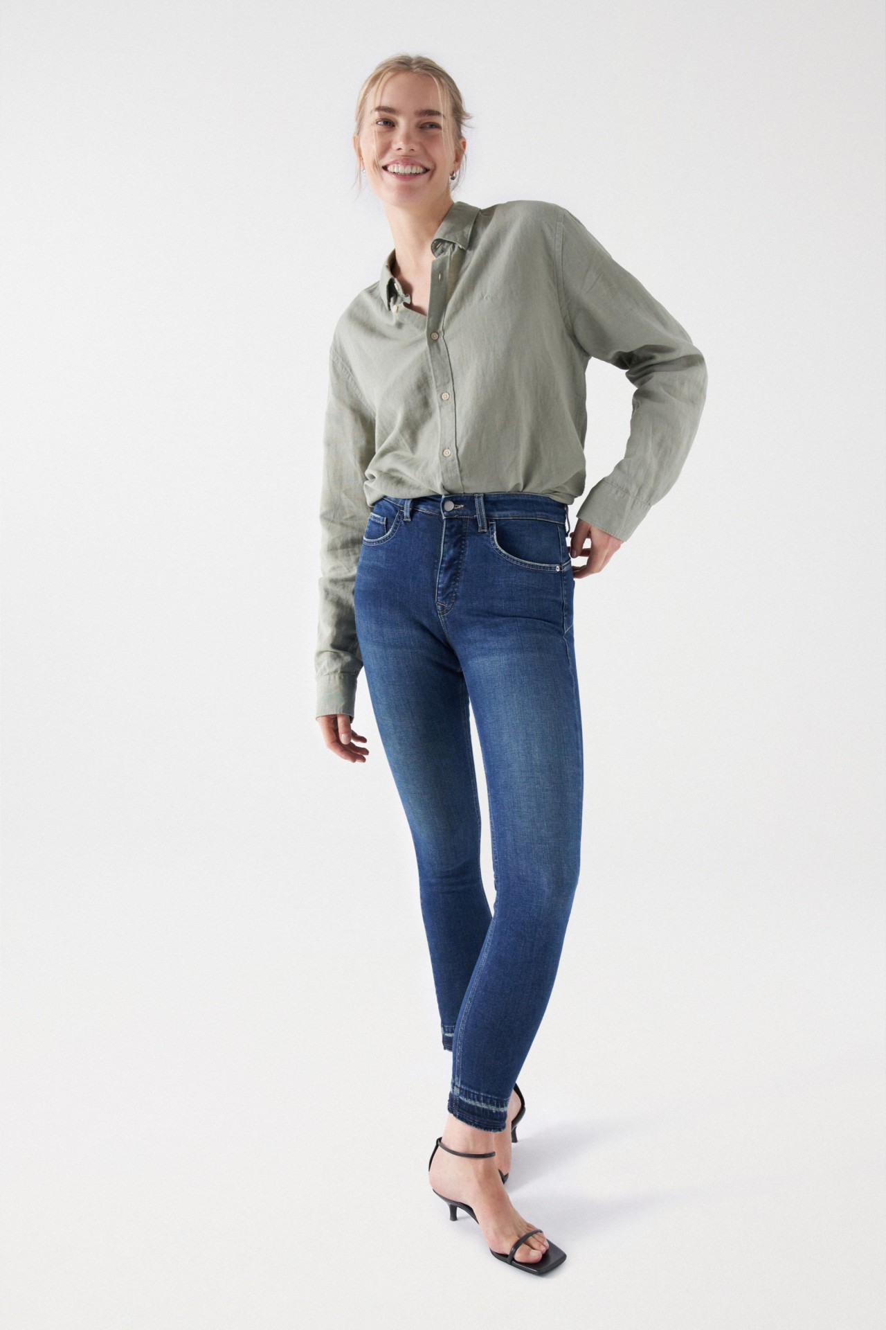 CROPPED SLIM FAITH PUSH IN JEANS WITH FRAYED HEM