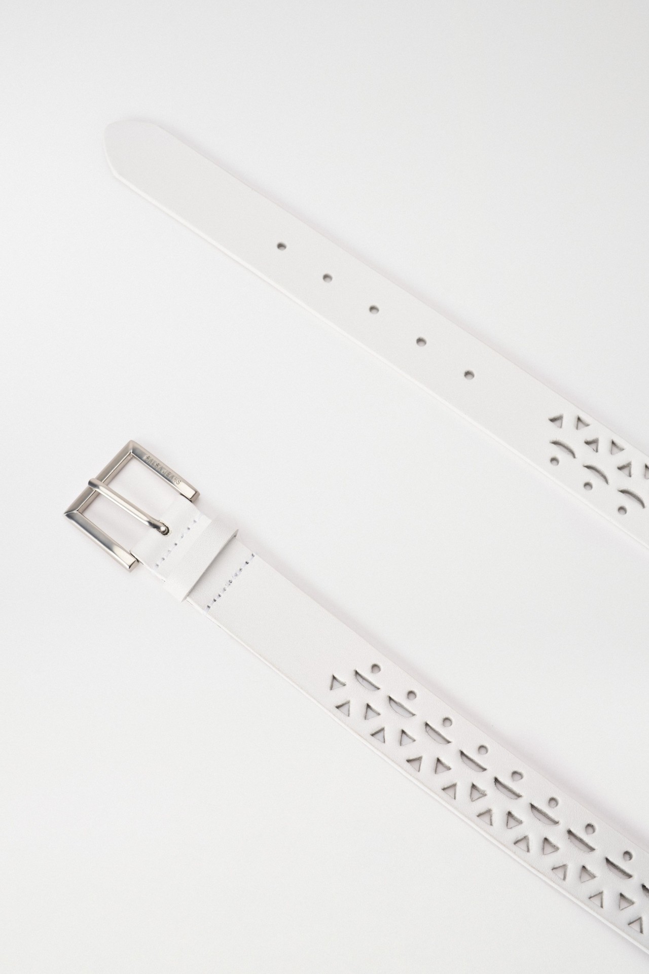 PERFORATED LEATHER BELT