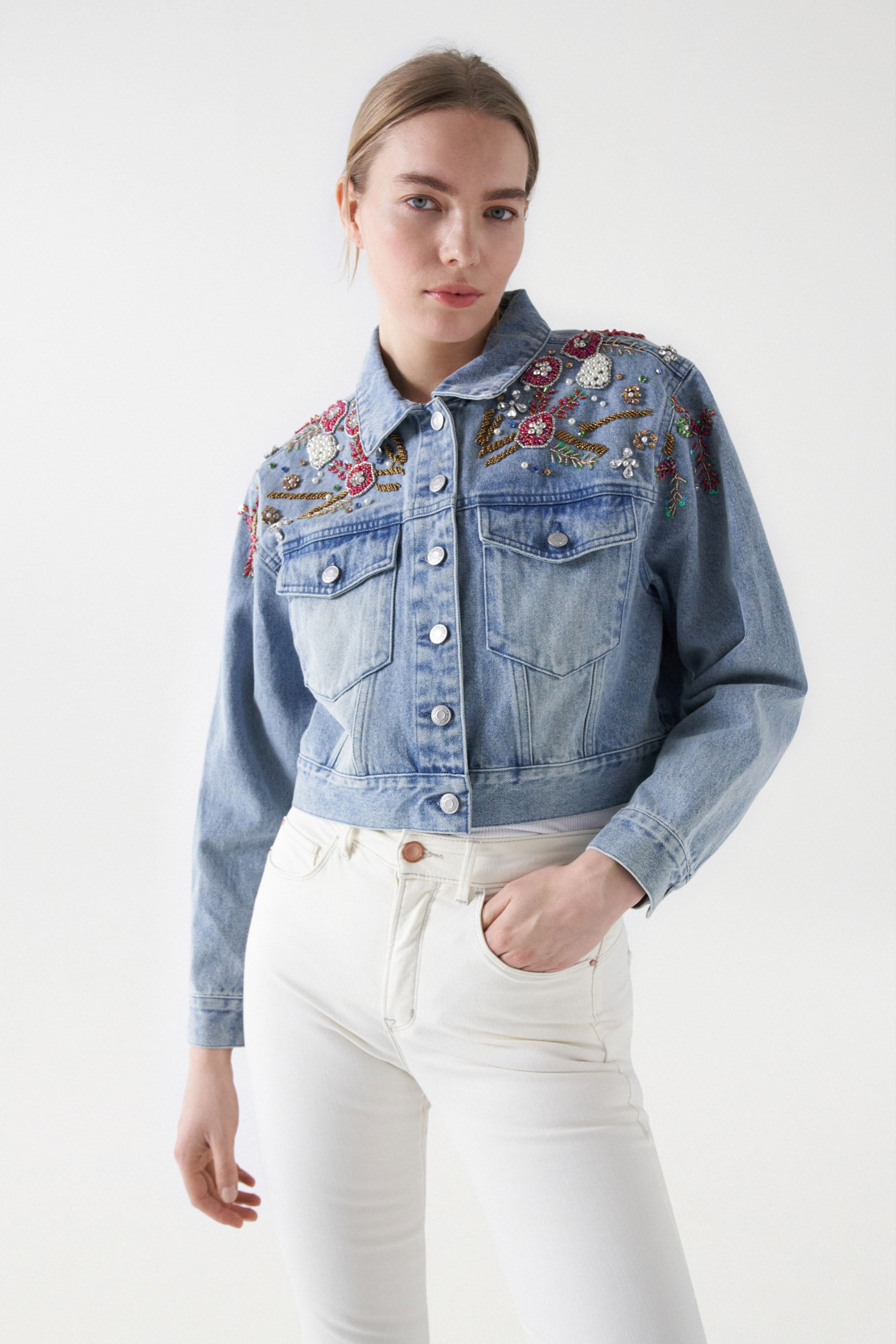 Veste En Jean Femme Avec Perles Au Col - Taille L - Bleu - Neuve Avec étiquettes - Marque Voggo