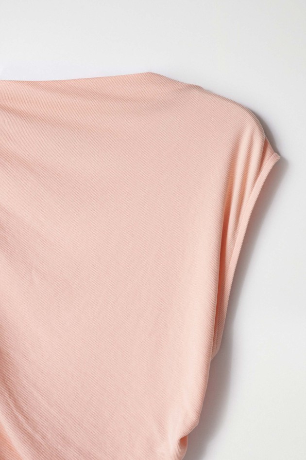 TOP AVEC EFFET DRAPÉ