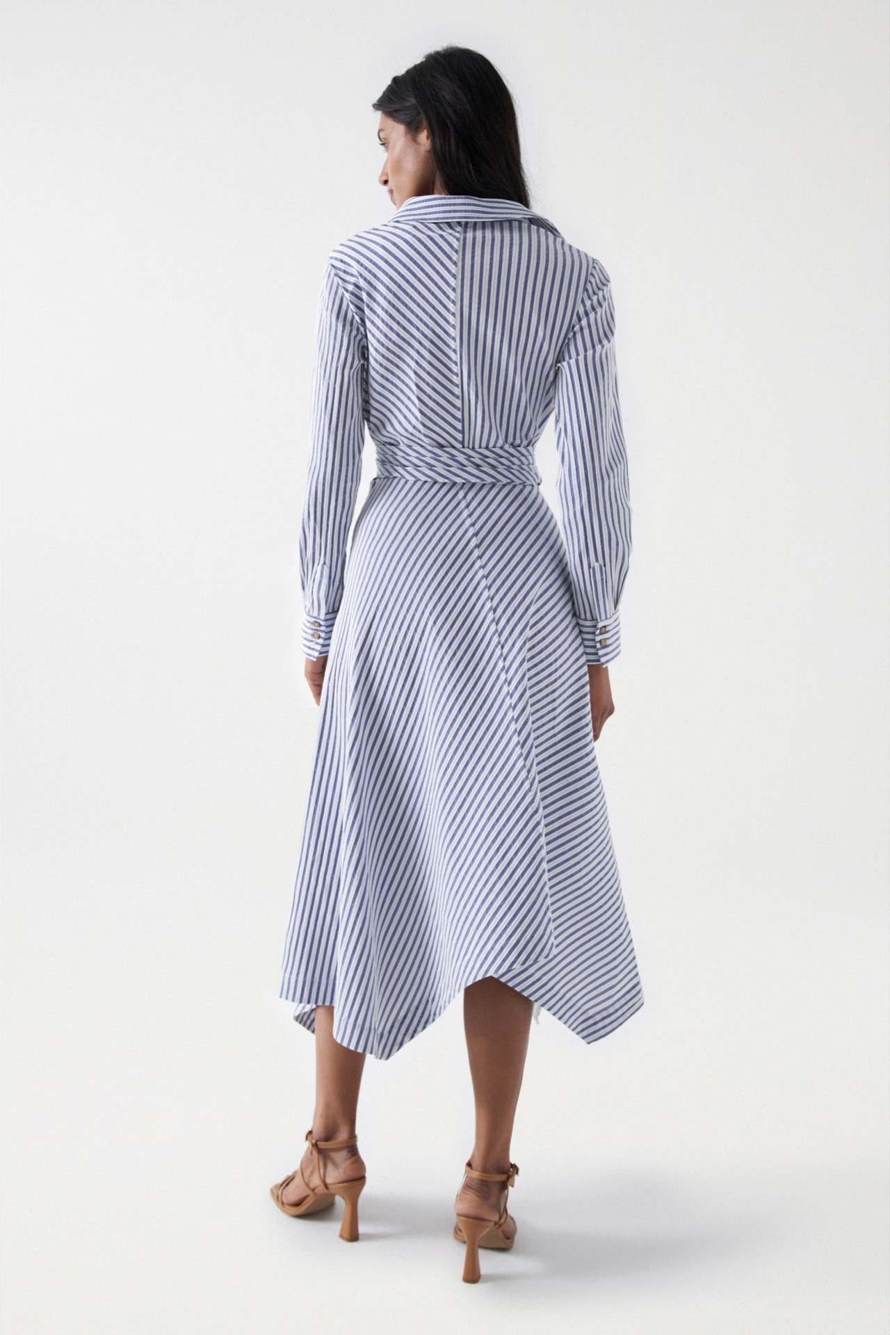 ASYMMETRISCHES MIDI-KLEID