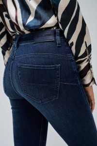 FAITH PUSH IN SKINNY JEANS