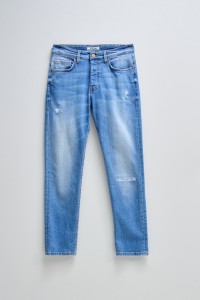 SLIM FIT WITH SLIGHT RIPS JEANS