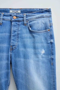 SLIM FIT WITH SLIGHT RIPS JEANS