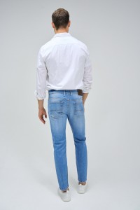 SLIM FIT WITH SLIGHT RIPS JEANS