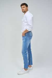 SLIM FIT WITH SLIGHT RIPS JEANS
