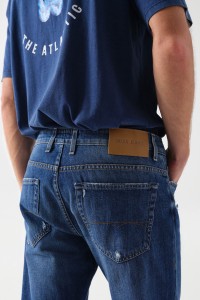 REGULAR WITH SLIGHT CRACKS JEANS