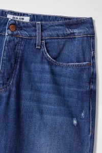 REGULAR WITH SLIGHT CRACKS JEANS